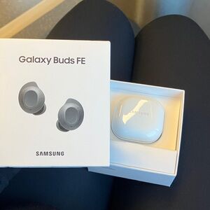 Samsung Galaxy Buds FE - Gray and White - Essentially Brand New